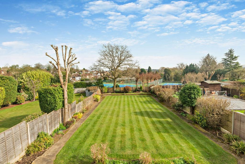 West Way, Rickmansworth, Herts. WD3 4 bed detached house for sale £