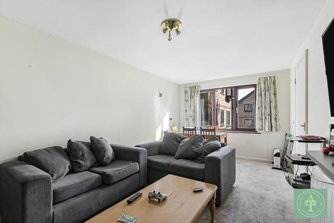 1 bedroom flat for sale, Deanery Close, London, N2