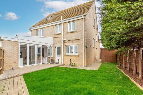 4 bedroom detached house for sale, North Drive, Great Yarmouth