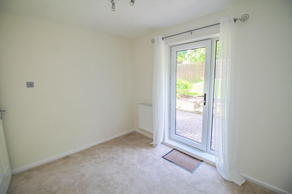 Bedroom 2 pic 2