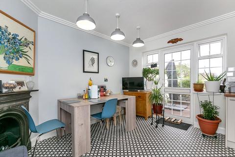 2 Cotton Hill, Bromley, BR1 5RP