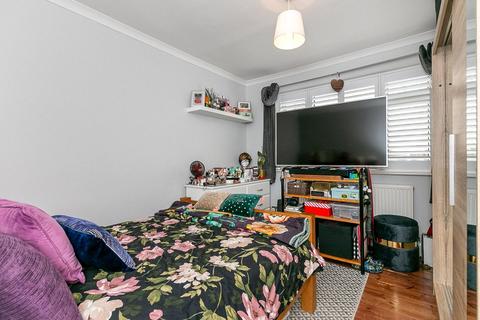 2 Cotton Hill, Bromley, BR1 5RP