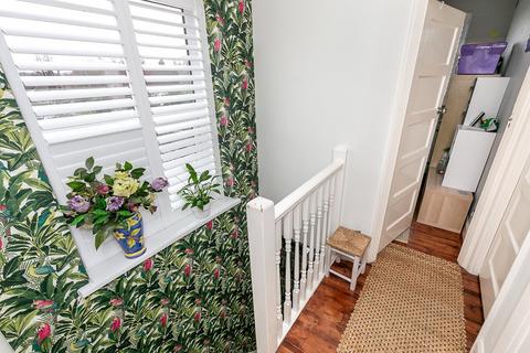 2 Cotton Hill, Bromley, BR1 5RP