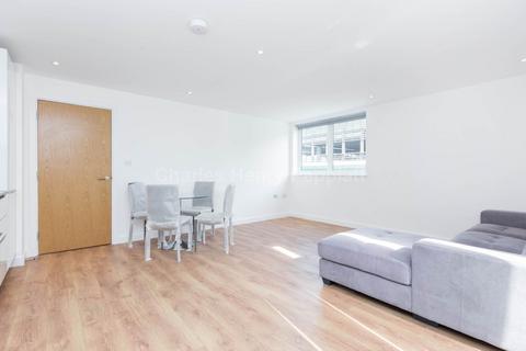 3 bedroom penthouse to rent, Sydney Road, Enfield Town, EN2