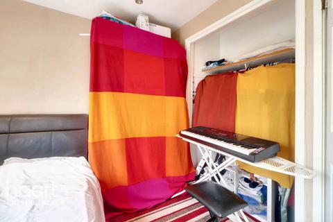 32 Marston Way, London, SE19 3JE