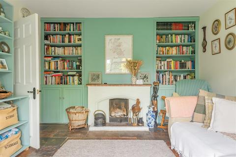 Oaklynn Fryern Road, Storrington, Pulborough, RH20 4NT