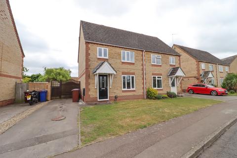3 bedroom semi-detached house to rent, Willow Crescent, Newmarket, Suffolk