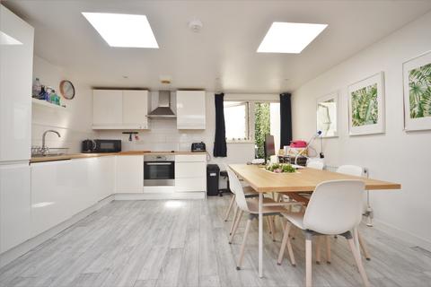 2 bedroom terraced house to rent, Blagdon Road Lewisham SE13