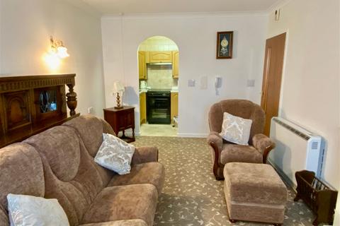 1 bedroom flat for sale, Wetherby, Home Paddock House,Deighton Road,LS22