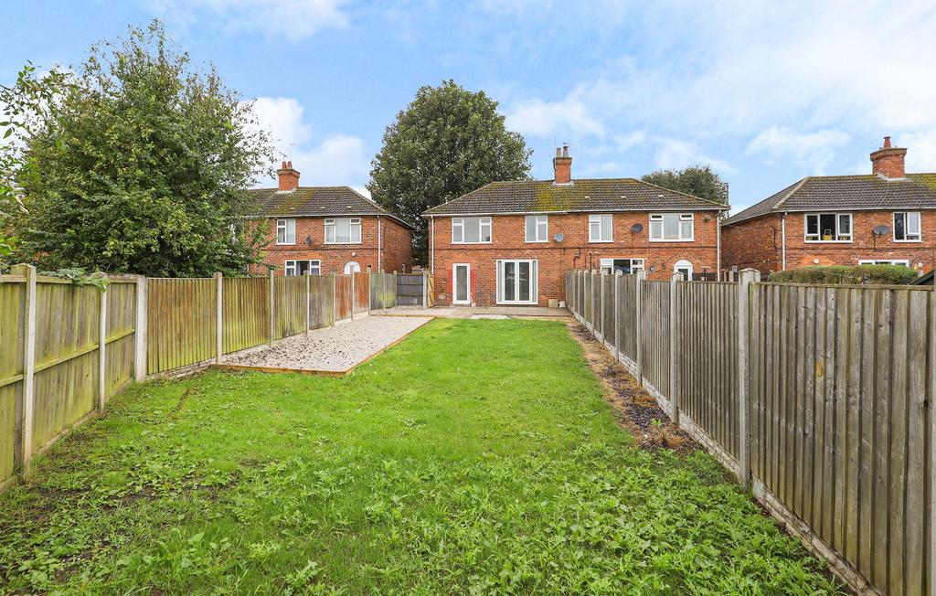 Bolsover, Chesterfield S44 3 bed semidetached house for sale £150,000