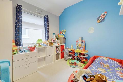 71 Adalia Crescent, Leigh-on-sea, SS9 3ST