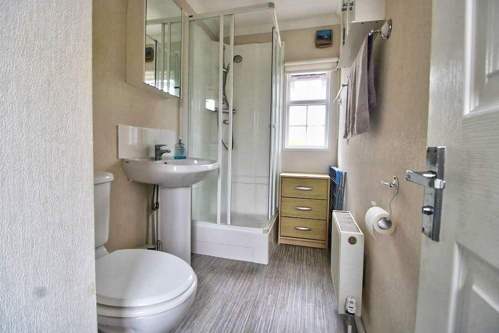 Oak Tree Lane, Eastbourne BN23 1 bed detached bungalow for sale £129,950