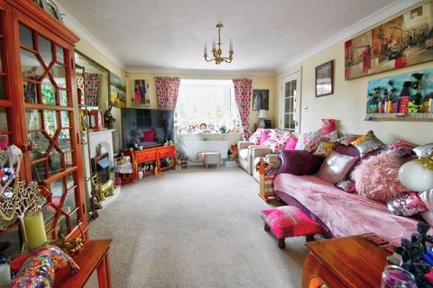 4 bedroom detached house for sale, Middleham Way, Eastbourne BN23