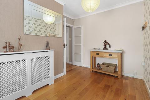 37 Pinewoods, Bexhill-on-sea, TN39 3UD