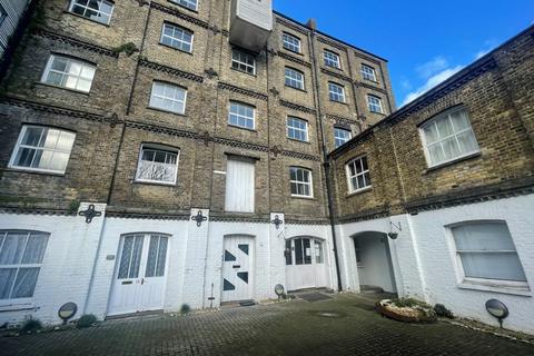 Dover - 1 bedroom flat for sale
