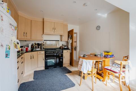 24 Greenway, Crediton, EX17 3LP