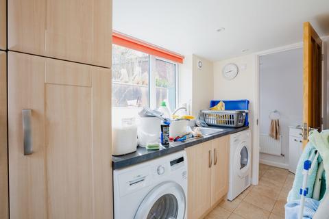 24 Greenway, Crediton, EX17 3LP