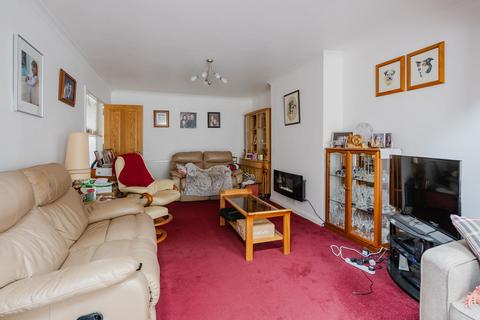 24 Greenway, Crediton, EX17 3LP