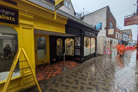 Retail property (high street) to rent, 5 Swan Lane, Guildford, GU1 4EQ