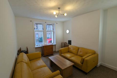 3 bedroom flat to rent, 30 G/L Cleghorn Street , ,