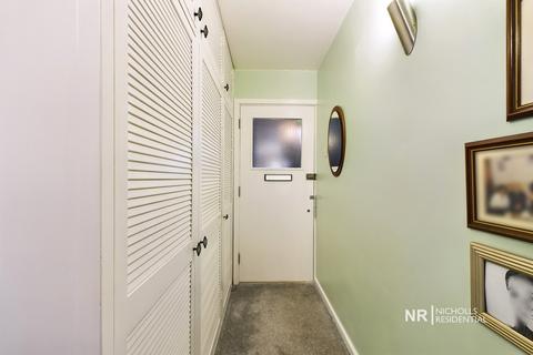 Flat 3, 27 Brambledown Road, Wallington, SM6 0TH