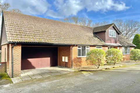 4 bedroom detached house for sale, Sycamore Close, Milford on Sea, Lymington, Hampshire, SO41