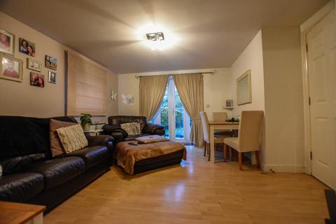 2 bedroom flat to rent, Compass Court, Gravesend, DA11
