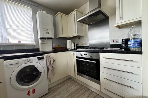 2 bedroom apartment to rent, Partridge Knoll, Purley, CR8