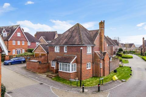4 bedroom detached house for sale, Kingfisher Drive, Haywards Heath, RH16