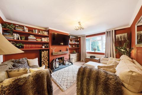 4 bedroom semi-detached house for sale, Thames Close, Chertsey, KT16