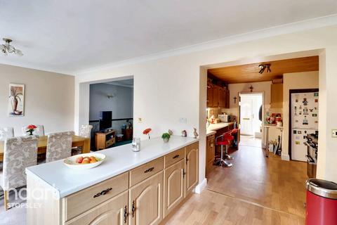 3 bedroom semi-detached house for sale, Cowridge Crescent, Luton