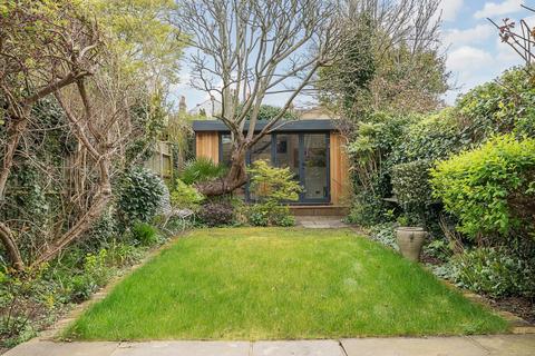 22 Druce Road, London, SE21 7DW