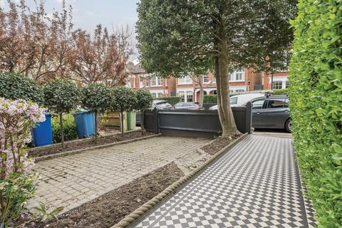 22 Druce Road, London, SE21 7DW