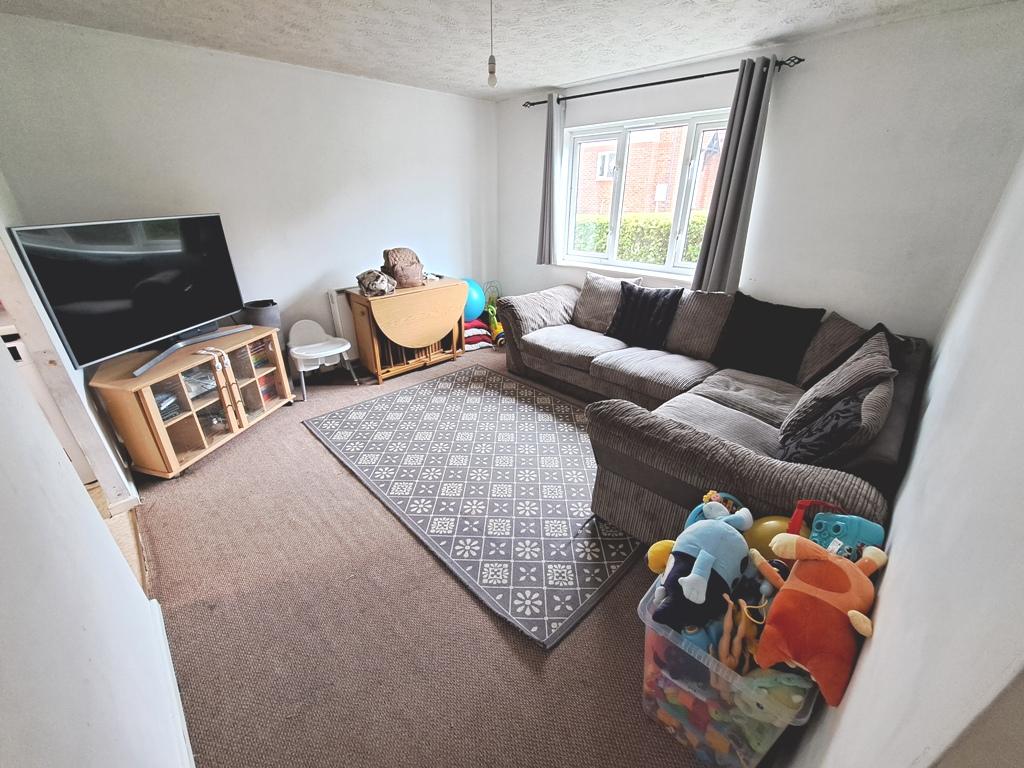 Broad Oak Close, Langney, Eastbourne BN23 2 bed flat for sale £154,950