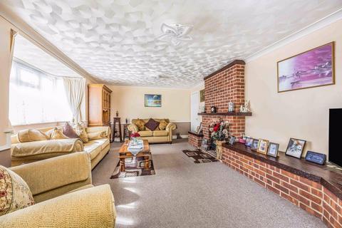 4 bedroom detached house for sale, Haslemere Gardens, Hayling Island, Hampshire