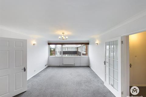 2 bedroom property to rent - Romford Road, Chigwell, Essex, IG7