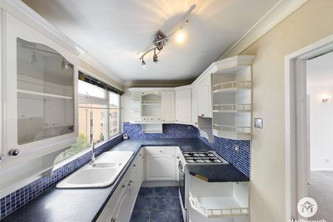 2 bedroom property to rent, Romford Road, Chigwell, Essex, IG7