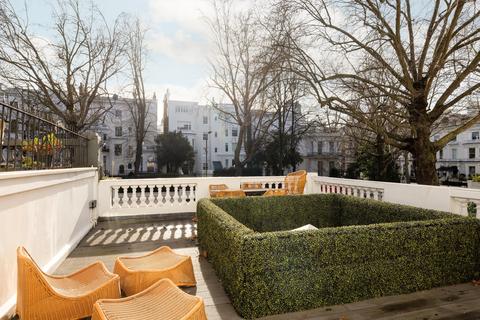 2 bedroom flat for sale, Holland Park Avenue, London, W11