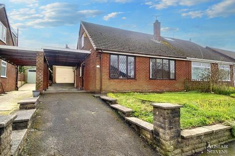 3 bedroom semi-detached house for sale, Oozewood Road, Royton