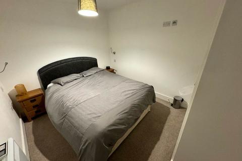 1 bedroom flat to rent, Wellington House , ,