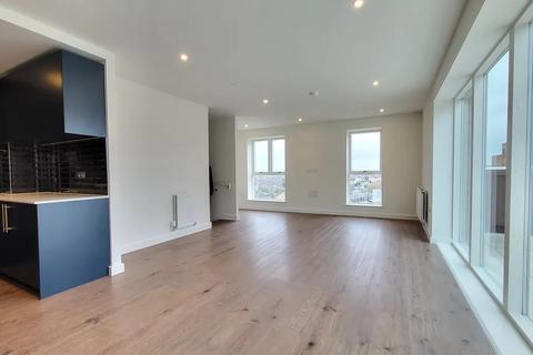 3 bedroom apartment to rent, London N8