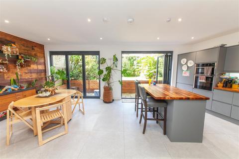 36 Above Town, Dartmouth, TQ6 9RG