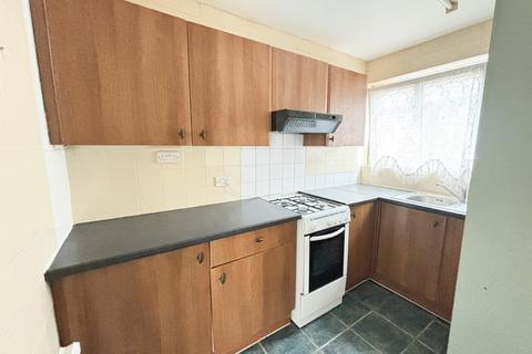 2 bedroom flat to rent, Eton Road, Ilford, Essex, IG1