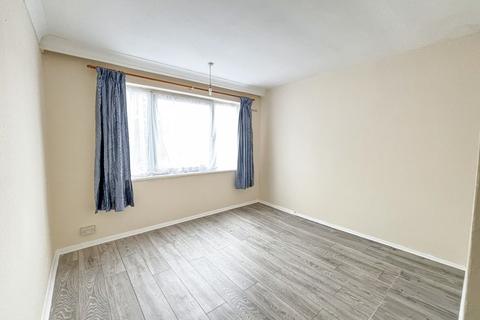 2 bedroom flat to rent, Eton Road, Ilford, Essex, IG1