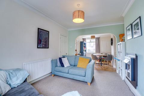 3 bedroom semi-detached house for sale, Featherbank Mount, Horsforth, Leeds, West Yorkshire, LS18