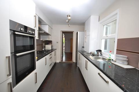 4 bedroom terraced house to rent, Southlands Road Bromley BR2