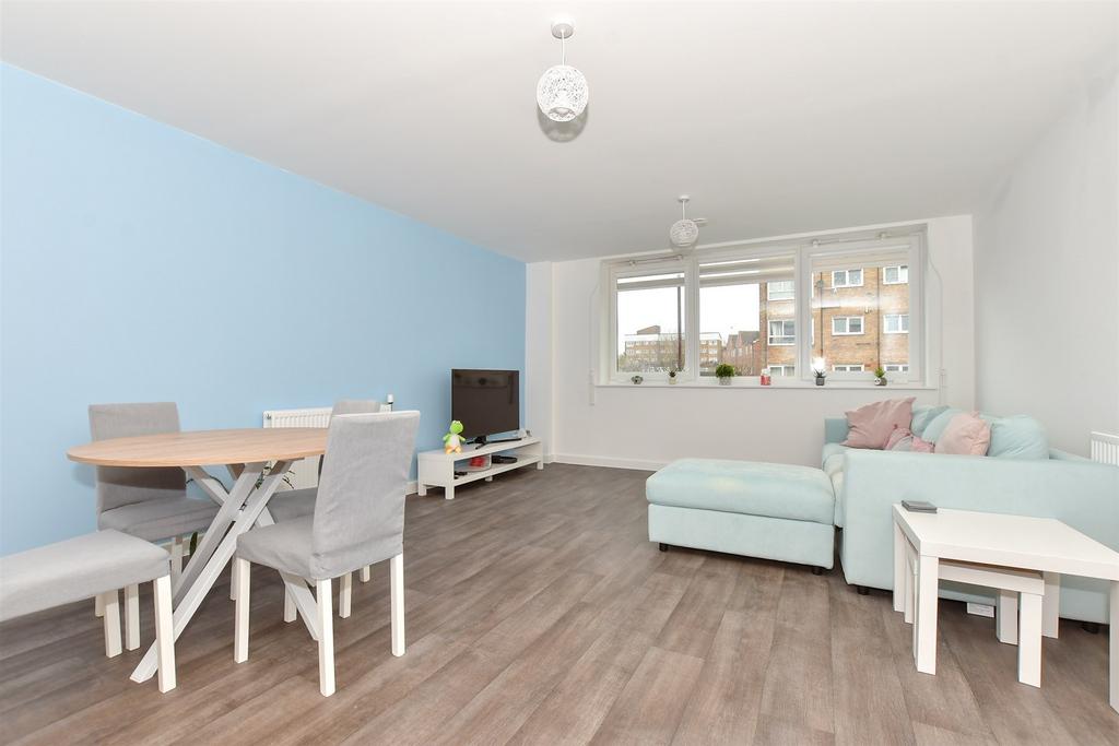 Kitchen/Lounge