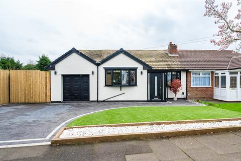 2 bedroom bungalow for sale, Ridgmont Drive, Boothstown, Manchester, M28
