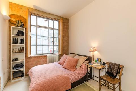 2 bedroom flat for sale, Amwell Street, Clerkenwell, London, EC1R