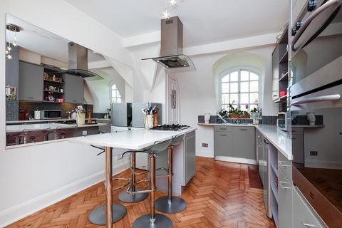 3 bedroom apartment for sale, South Square, London